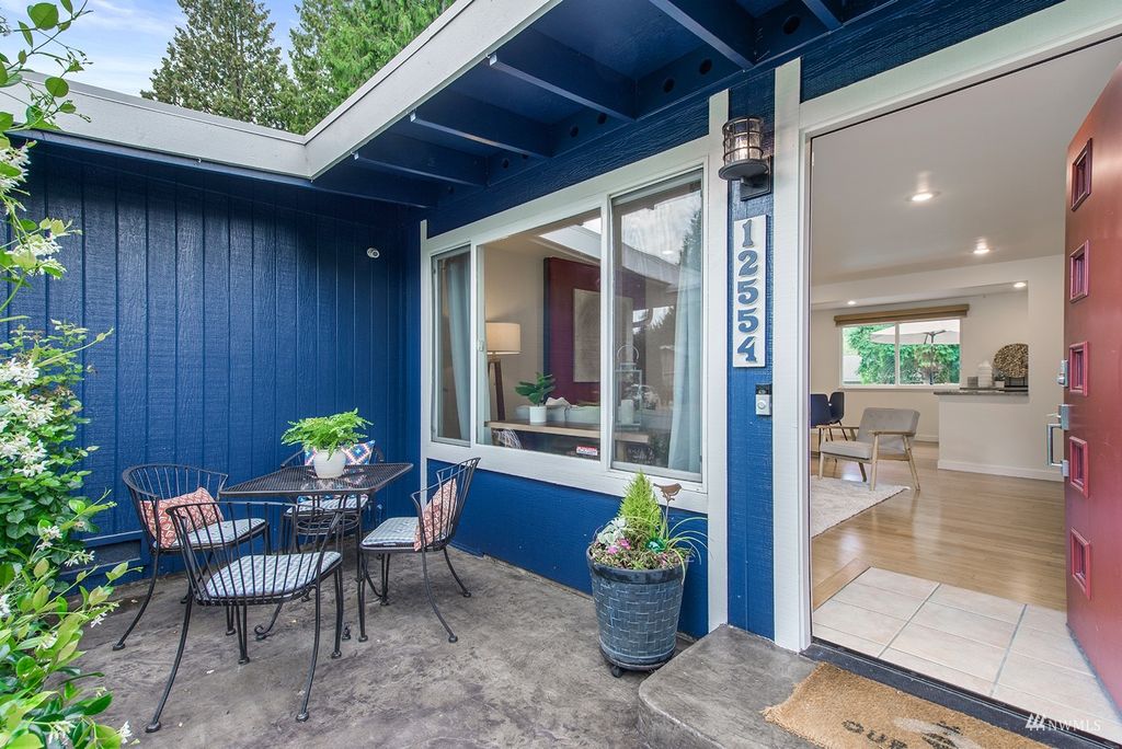Photo of 12554 SE 74th Place, Newcastle, WA 98056 (MLS # 1982978)