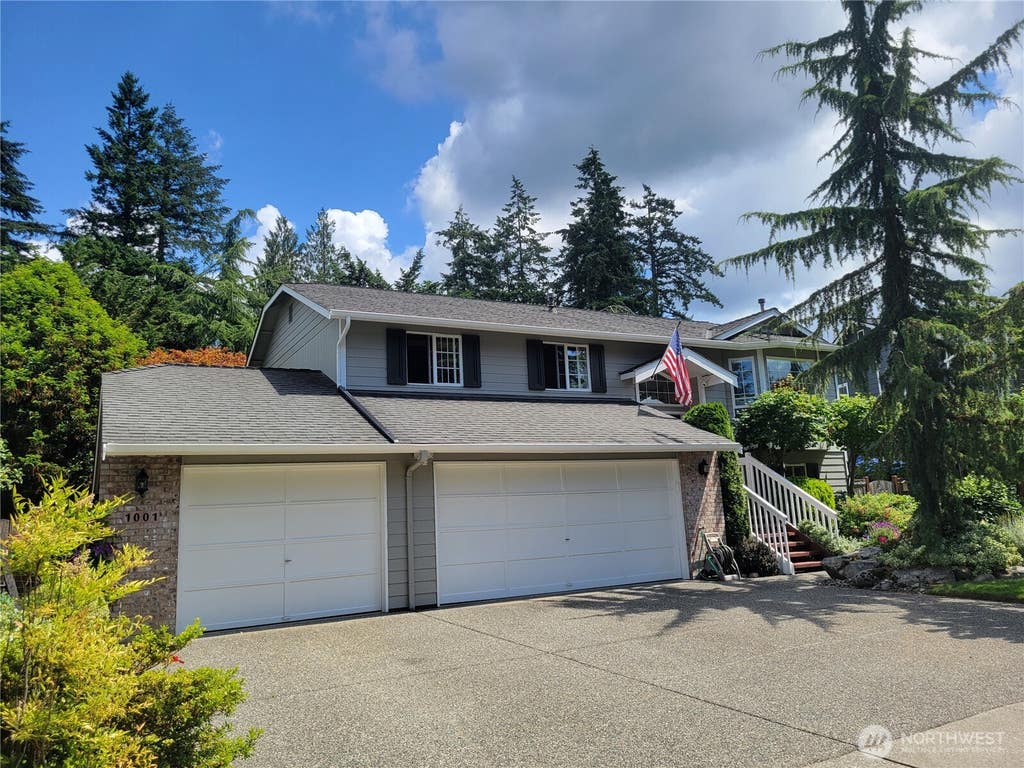 Photo of 1001 98th Avenue SE, Lake Stevens, WA 98258 (MLS # 2557099)