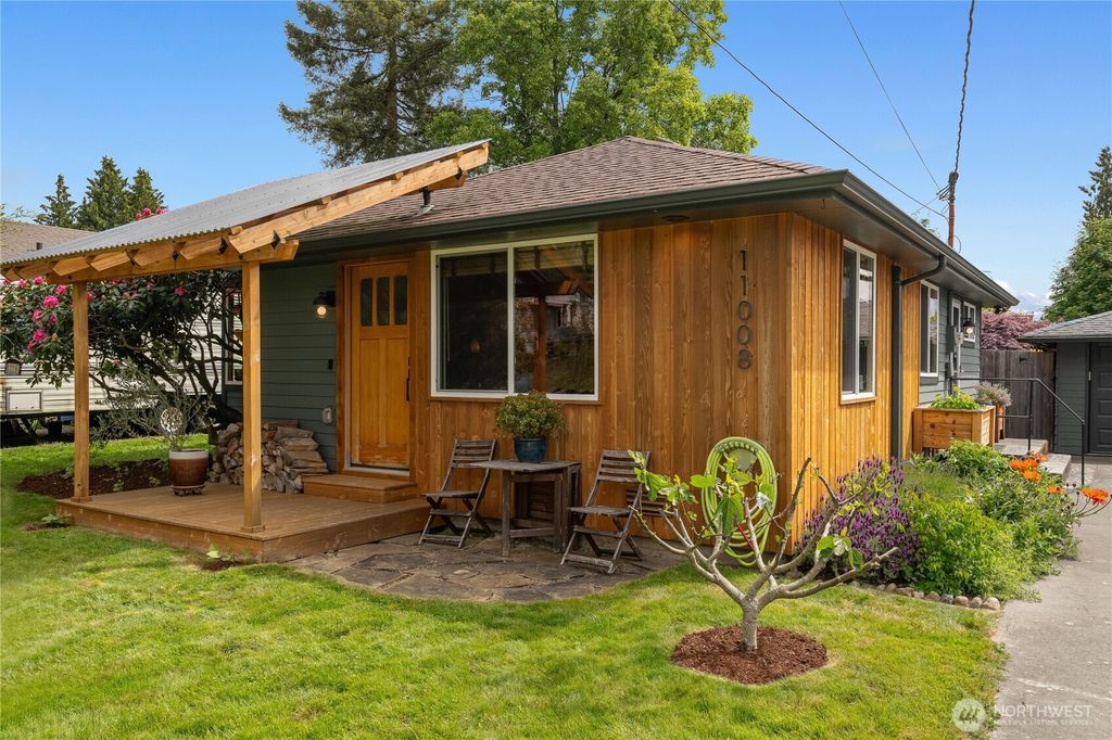Photo of 11008 2nd Avenue S, Seattle, WA 98168 (MLS # 2376197)