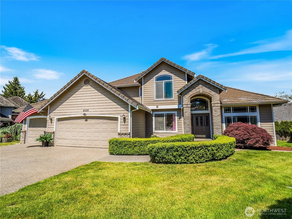 Photo of 4029 Crystal Ridge Drive SE, Puyallup, WA 98372 (MLS # 2529177)