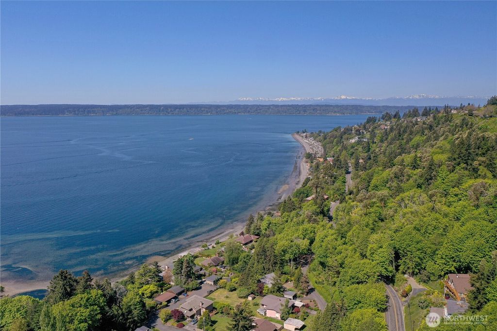 Photo of 1808 SW 175th Street, Burien, WA 98166 (MLS # 2369849)