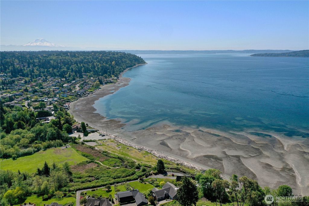 Photo of 1808 SW 175th Street, Burien, WA 98166 (MLS # 2369849)