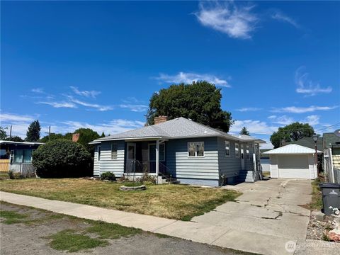 Photo of 706 Maxwell Street, Davenport, WA 99122 (MLS # 2481751)