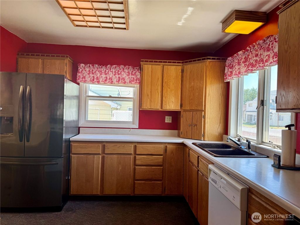 Photo of 706 Maxwell Street, Davenport, WA 99122 (MLS # 2481751)