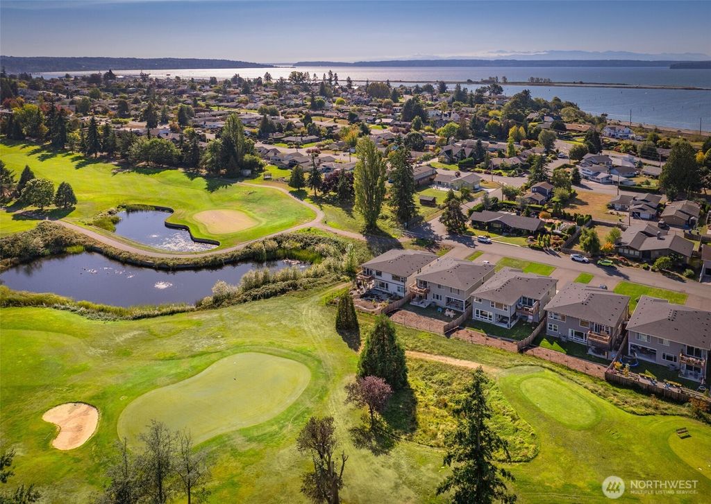 Photo of 423 Rockefeller Avenue, Everett, WA 98201 (MLS # 2429650)