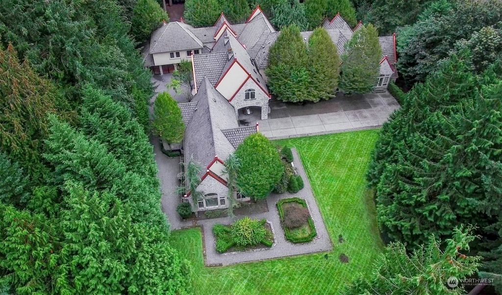 Photo of 13707 160th Avenue NE, Redmond, WA 98052 (MLS # 2307197)