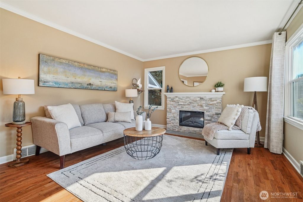 Photo of 7016 34th Avenue NE, Seattle, WA 98115 (MLS # 2437873)