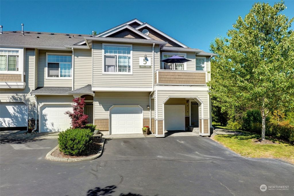 Photo of 1855 Trossachs Boulevard SE #502, Sammamish, WA 98075 (MLS # 2141664)