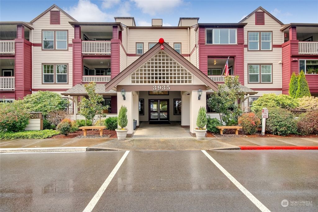 Photo of 3935 226th Place SE #314, Issaquah, WA 98029 (MLS # 2054472)