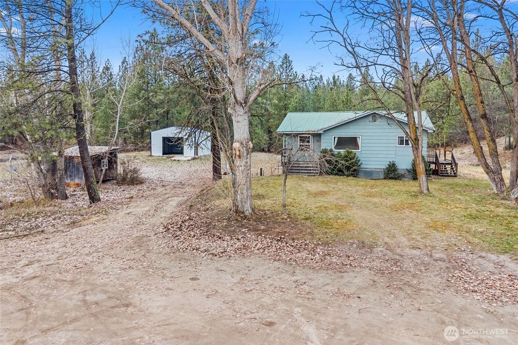 Photo of 1365 N Delaware Ave Ave, Kettle Falls, WA 99141 (MLS # 2471531)