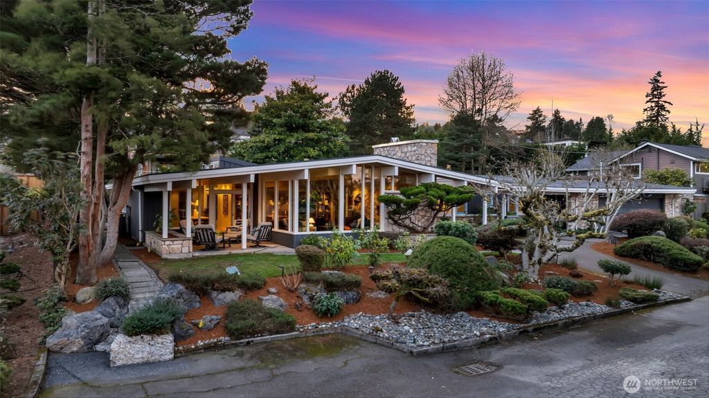 Photo of 6437 Hampton Road S, Seattle, WA 98118 (MLS # 2480927)