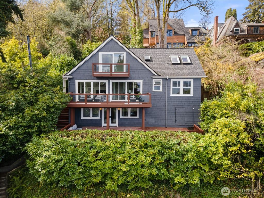 Photo of 603 38th Avenue, Seattle, WA 98122 (MLS # 2416061)