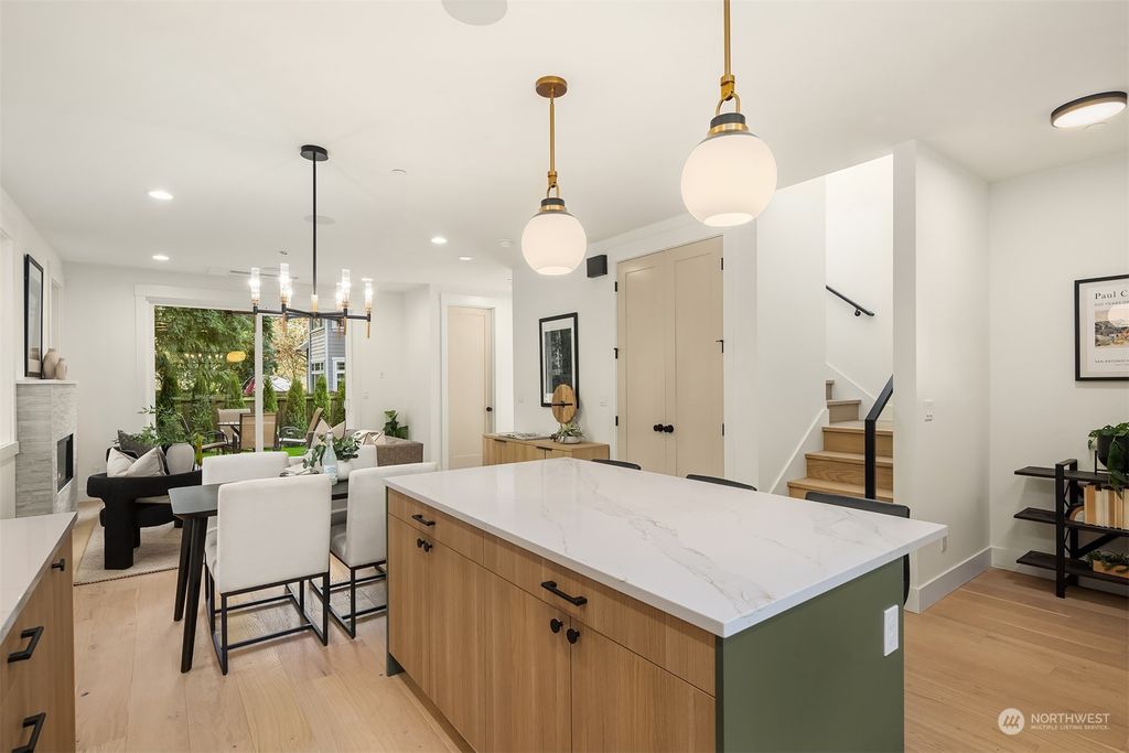 Photo of 10903 NE 47th Street, Kirkland, WA 98033 (MLS # 2316769)