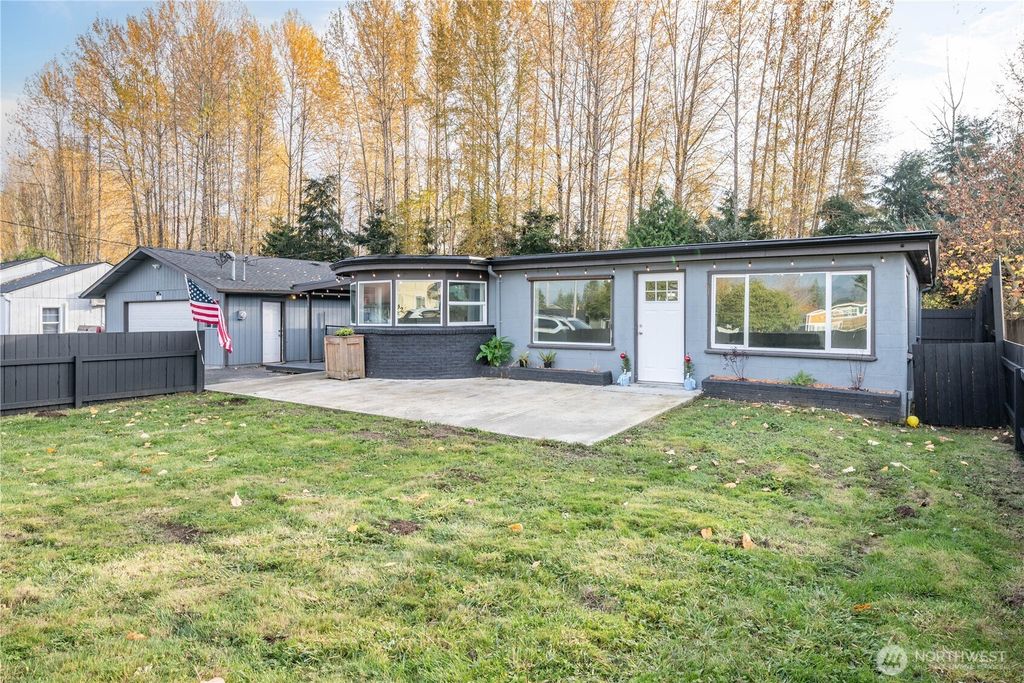 Photo of 3317 Olive Way, Longview, WA 98632 (MLS # 2457195)