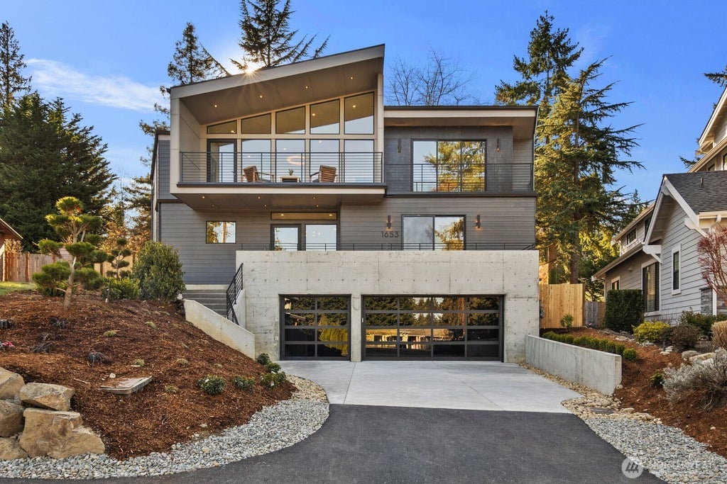 Photo of 1653 105th Avenue SE, Bellevue, WA 98004 (MLS # 2582985)