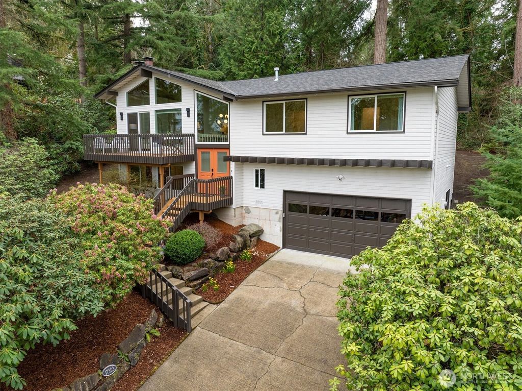 Photo of 17603 NE 30th Place, Redmond, WA 98052 (MLS # 2494820)