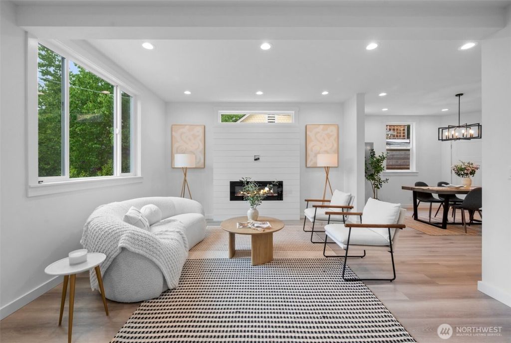 Photo of 118 16th Avenue, Seattle, WA 98122 (MLS # 2428051)