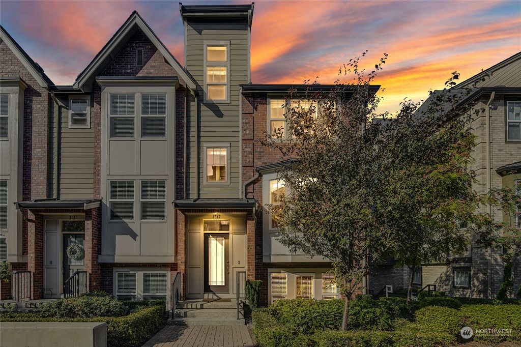 Photo of 1317 Brooklyn Walk Walk NE, Issaquah, WA 98029 (MLS # 2005810)