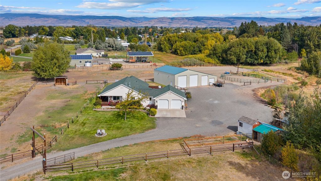 Photo of 243 Winter Creek Lane, Ellensburg, WA 98926 (MLS # 2506785)