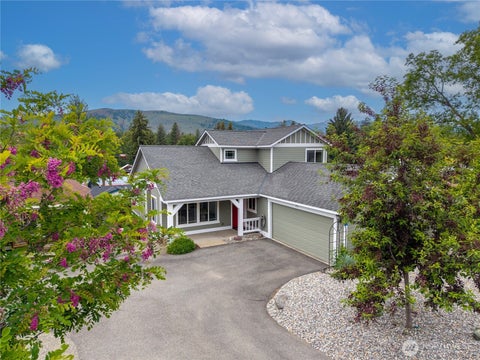 Photo of 811 Castle Avenue, Winthrop, WA 98862 (MLS # 2572793)