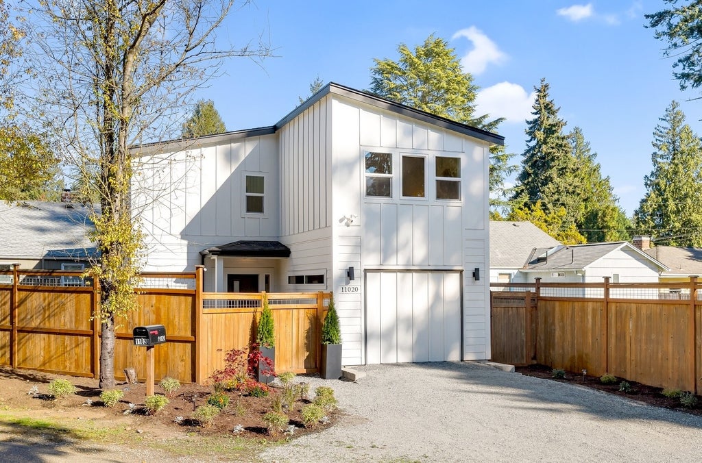 Photo of 11020 17th Avenue NE, Seattle, WA 98125 (MLS # 2598216)