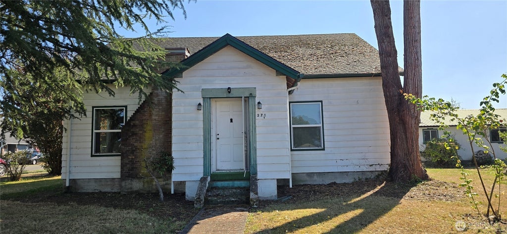 Photo of 371 Main Street, Buckley, WA 98321 (MLS # 2585247)