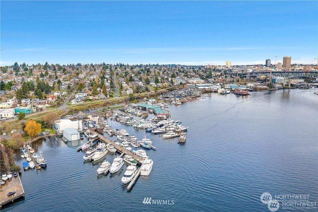 Photo of 2309 N Northlake Way #3A, Seattle, WA 98103 (MLS # 2314733)