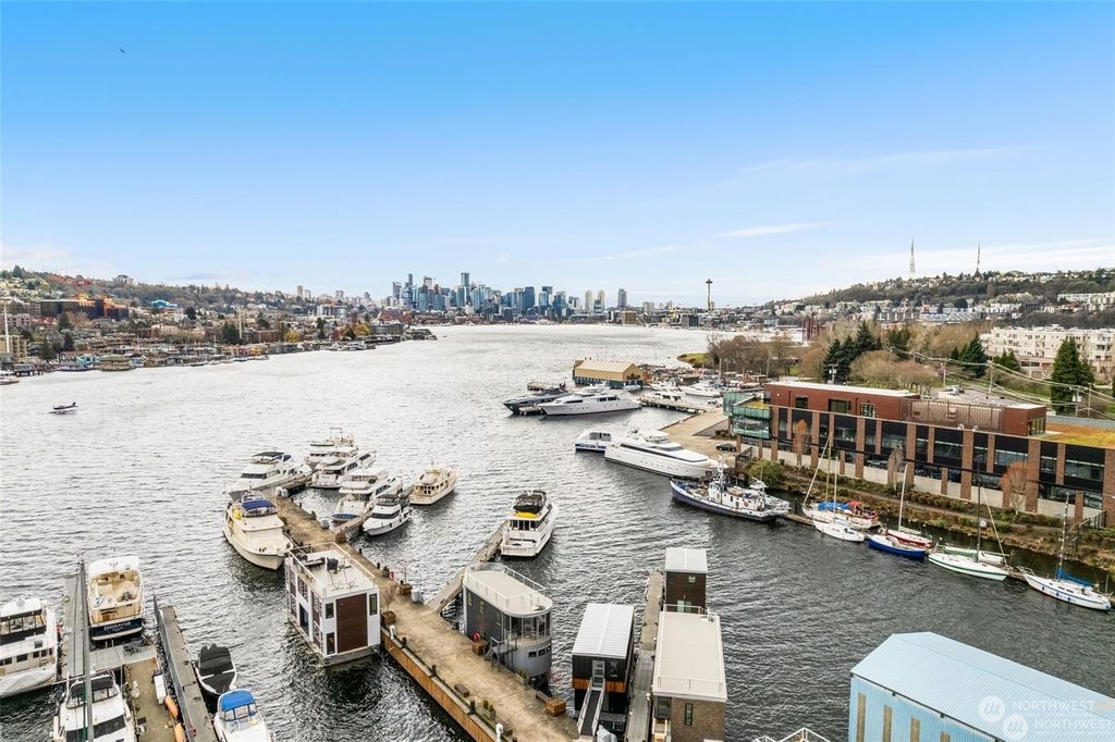 Photo of 2309 N Northlake Way #3A, Seattle, WA 98103 (MLS # 2314733)