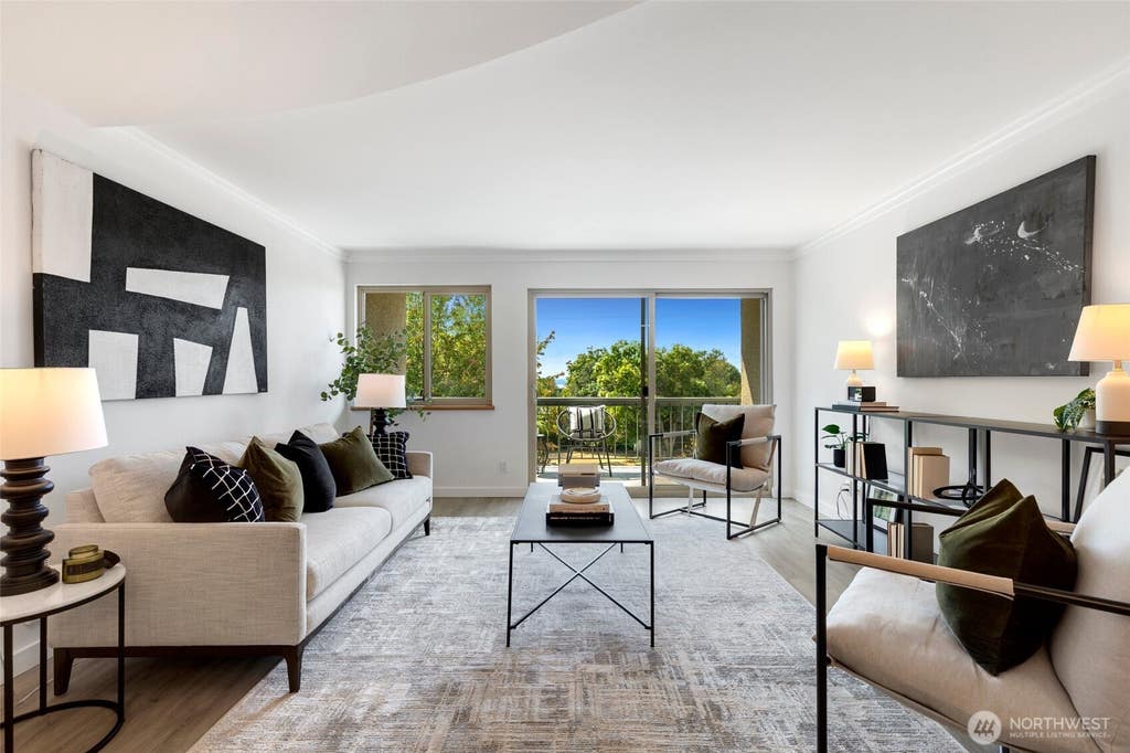 Photo of 732 11th Avenue E #305, Seattle, WA 98102 (MLS # 2569442)