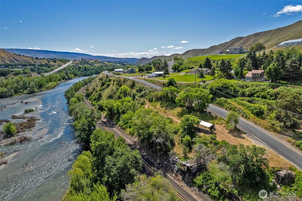 Photo of 2080 Sleepy Hollow Road, Wenatchee, WA 98801 (MLS # 2500047)