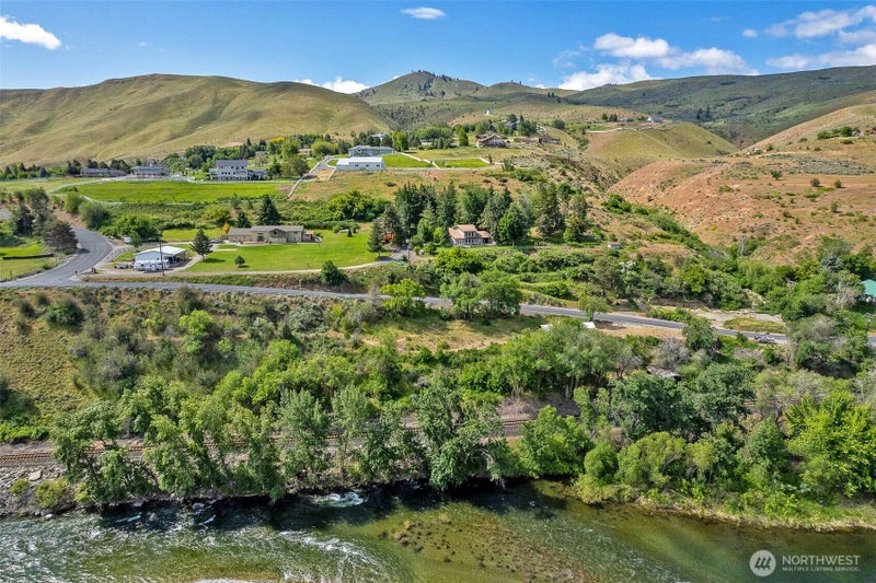 2080 Sleepy Hollow Road