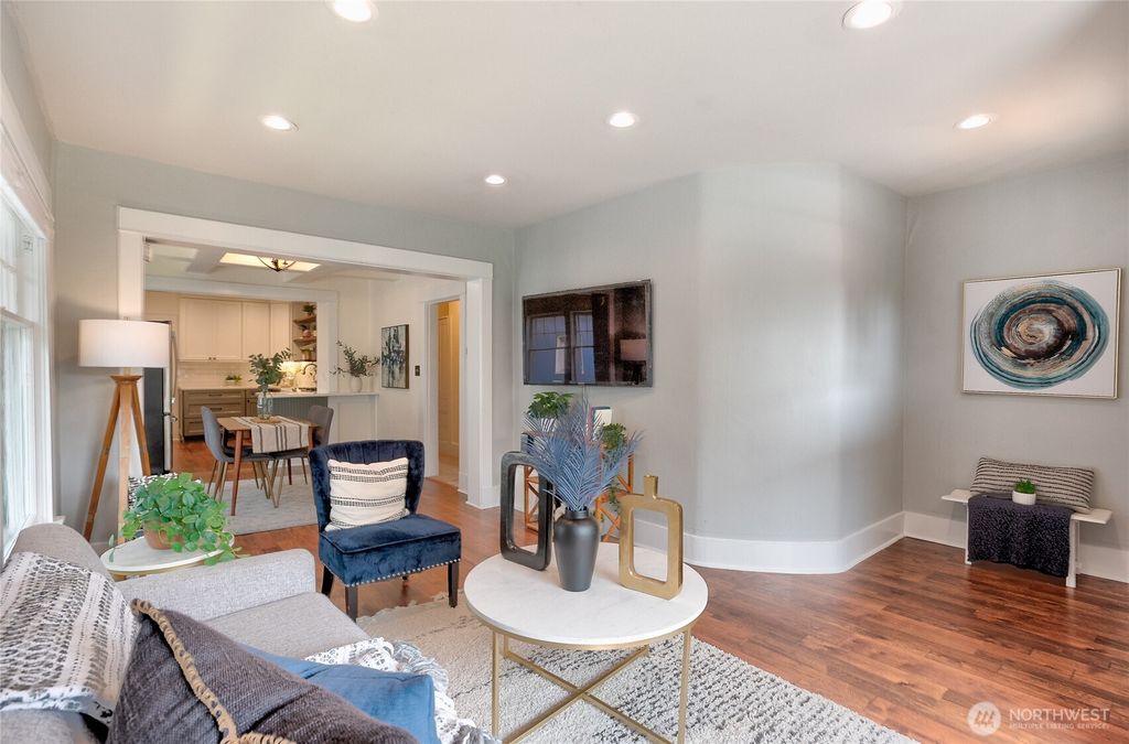 Photo of 154 NE 52nd Street, Seattle, WA 98105 (MLS # 2429696)
