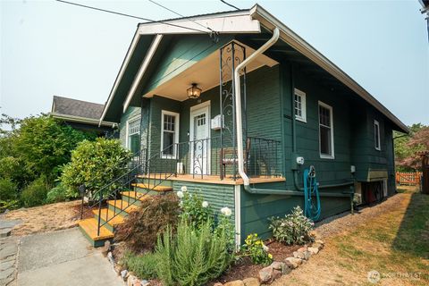 Photo of 154 NE 52nd Street, Seattle, WA 98105 (MLS # 2429696)