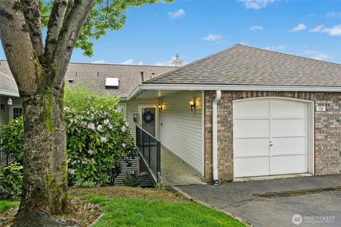 Photo of 7111 134th Court SE #D3, Newcastle, WA 98059 (MLS # 2569747)