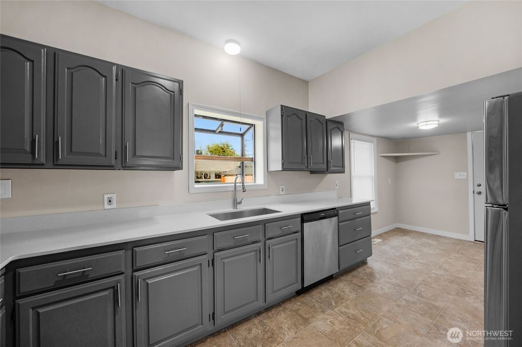 Photo of 1925 Lombard Ave #A, Everett, WA 98201 (MLS # 2396991)