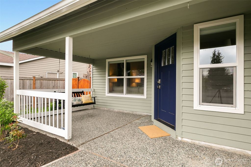 Photo of 14427 55th Avenue SE, Everett, WA 98208 (MLS # 2521121)