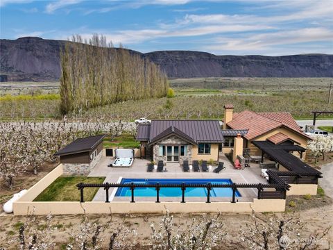 Photo of 5814 Colockum Road, Malaga, WA 98828 (MLS # 2366272)