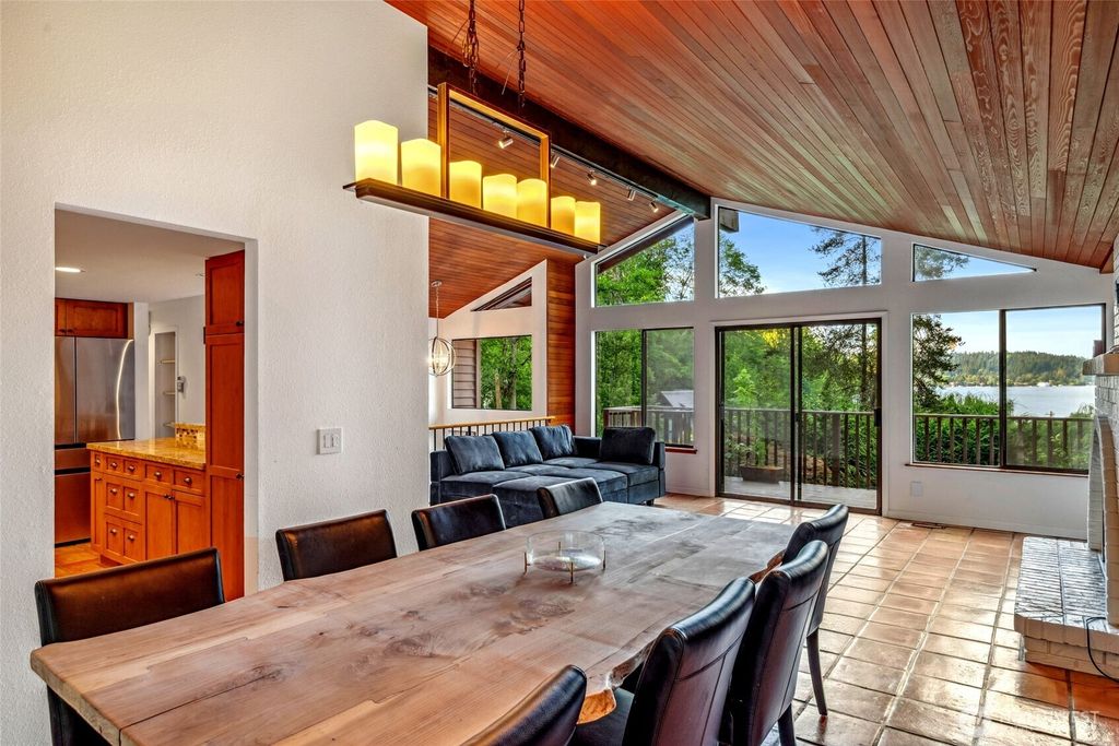 Photo of 4119 NE 142nd Street, Seattle, WA 98125 (MLS # 2385705)