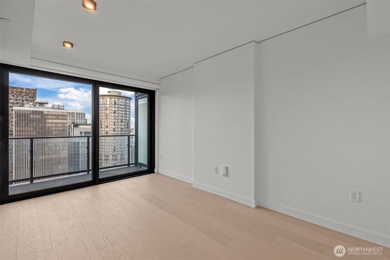 300 Virginia Street 3103