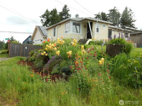 Photo of 13110 66th Avenue S, Seattle, WA 98178 (MLS # 2485354)