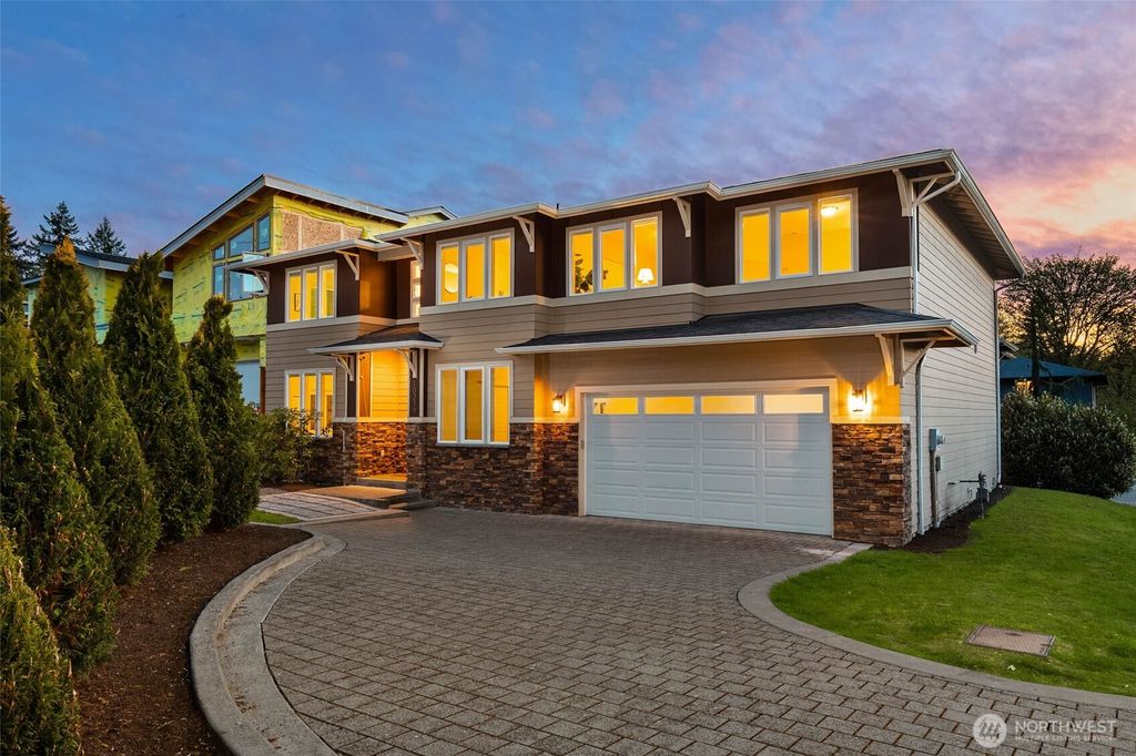 Photo of 10219 125th Avenue NE, Kirkland, WA 98033 (MLS # 2517497)