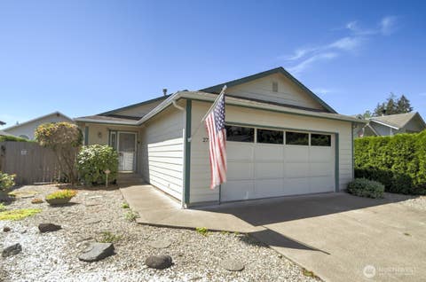 Photo of 2725 27th Avenue SW, Olympia, WA 98512 (MLS # 2551016)