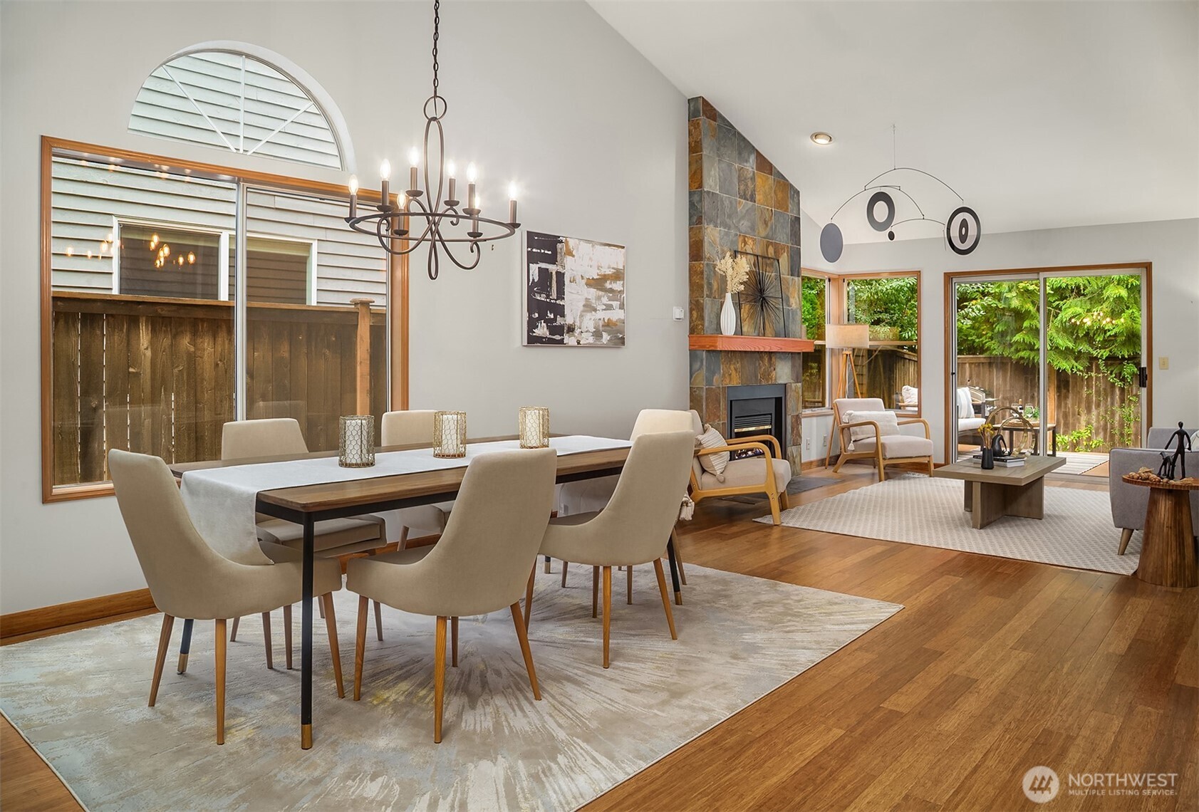 20310 Hollyhills Drive NE