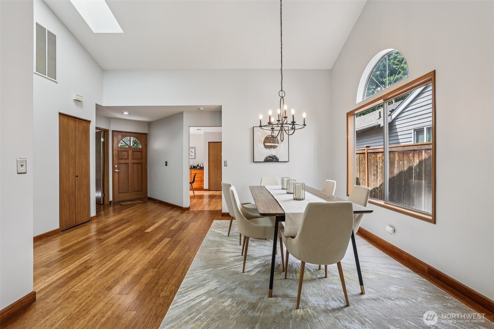 20310 Hollyhills Drive NE
