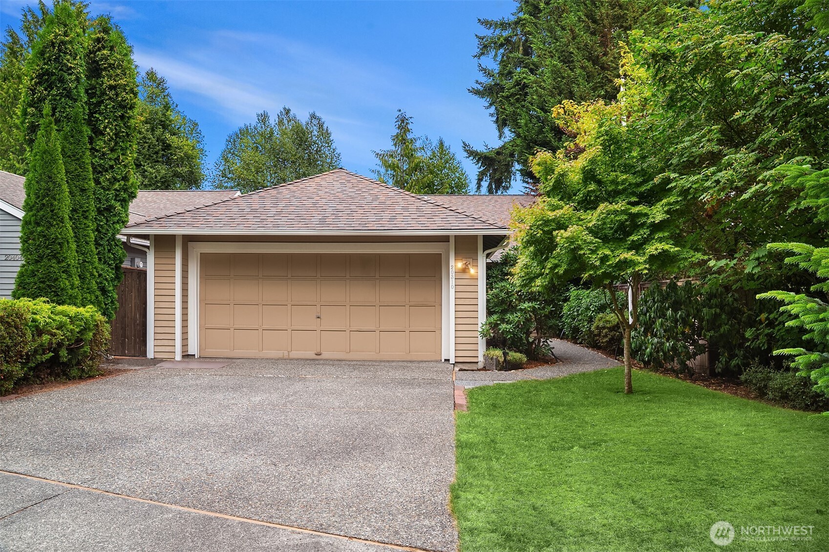20310 Hollyhills Drive NE
