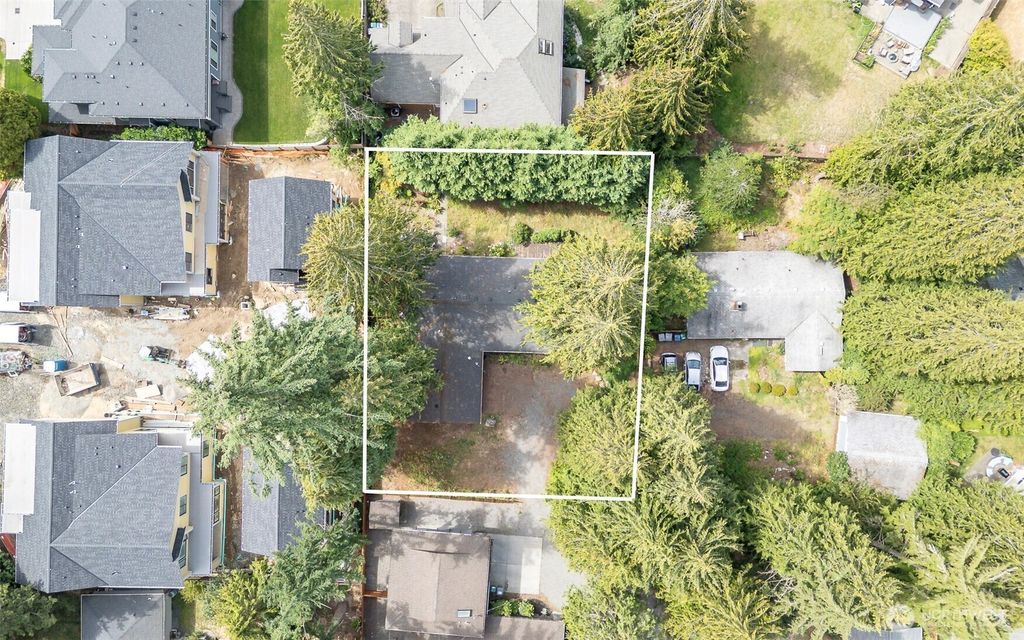 Photo of 12709 NE 80th Lane, Kirkland, WA 98033 (MLS # 2423537)