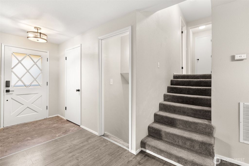 Photo of 725 W Wyandotte Avenue, Shelton, WA 98584 (MLS # 2480178)