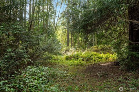 Photo of 4105 Tartan Way, Clinton, WA 98236 (MLS # 2429045)
