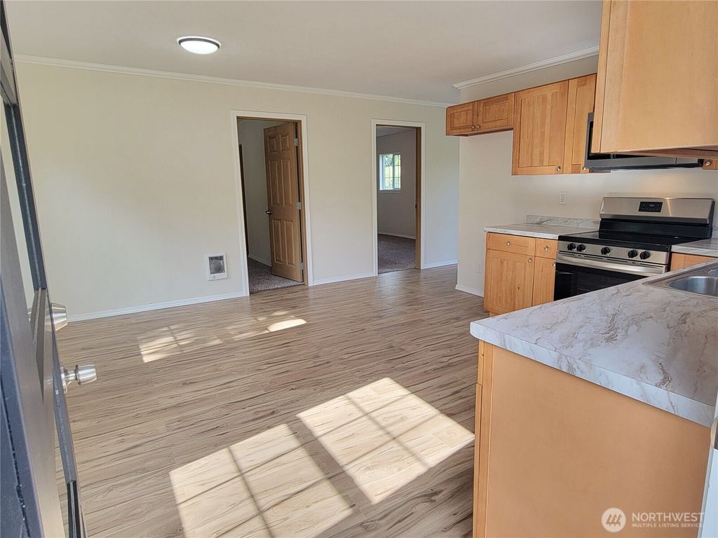 listing image 9362930029213796478