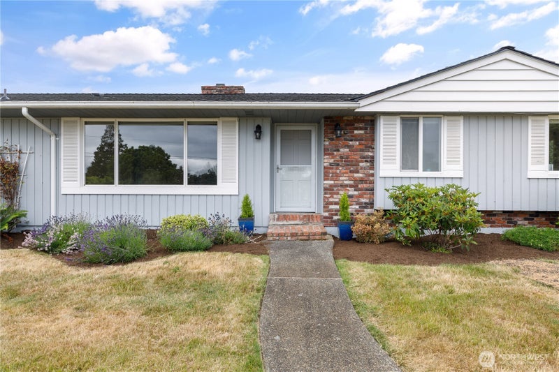 690 Maplewood Loop